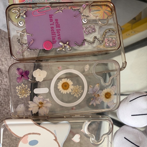 Bunch of IPhone 16 Plus Cases - Picture 5 of 5